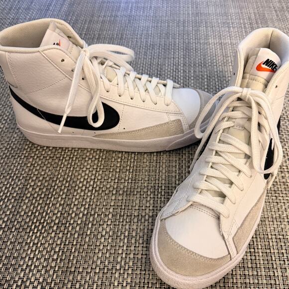 Nike Other - NIKE Men's Blazer Mid '77 Vintage high Top sneakers in white and black leather 7